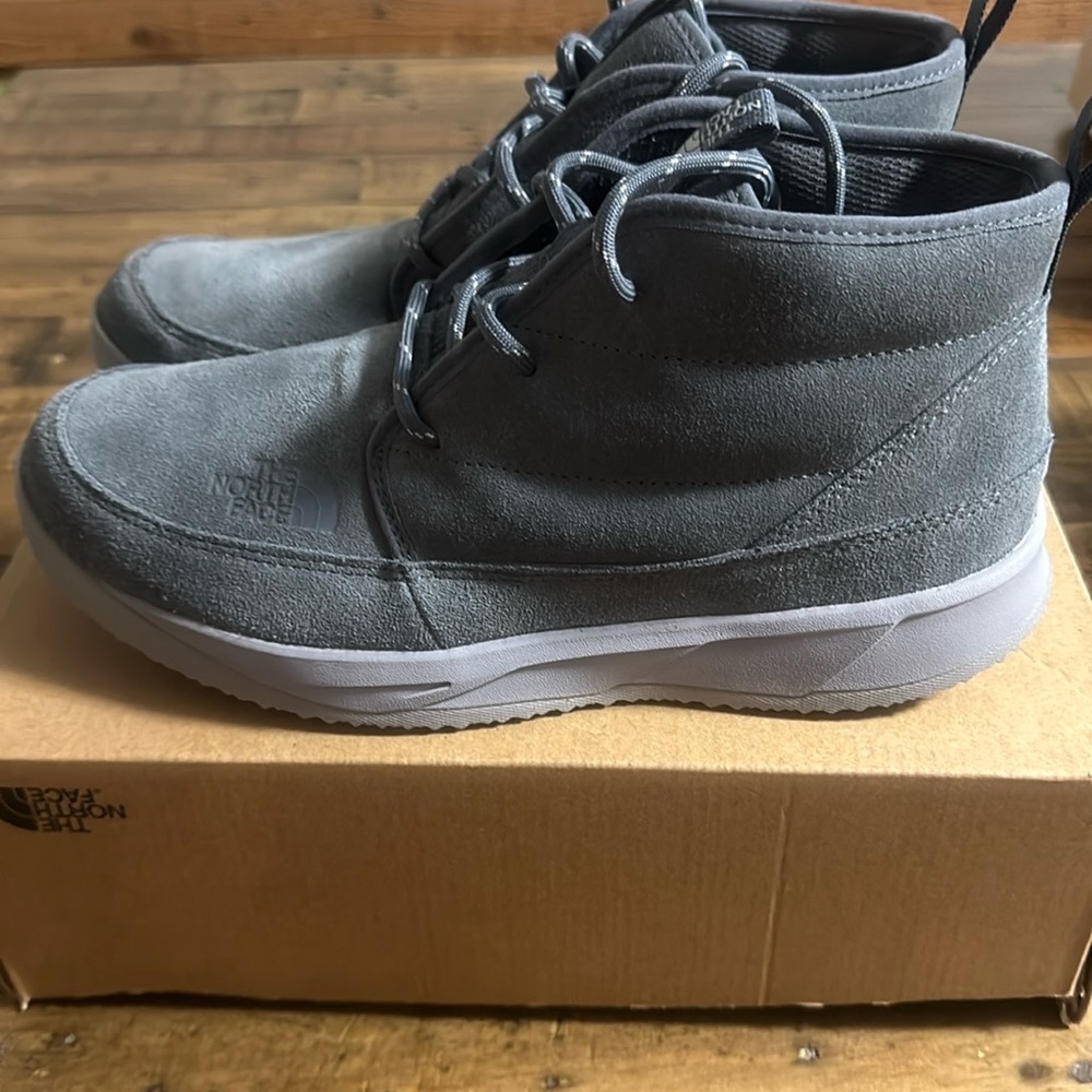 The North Face NSE Chukka Suede Boots: GRAY: NEW IN BOX: SIZE 9.5